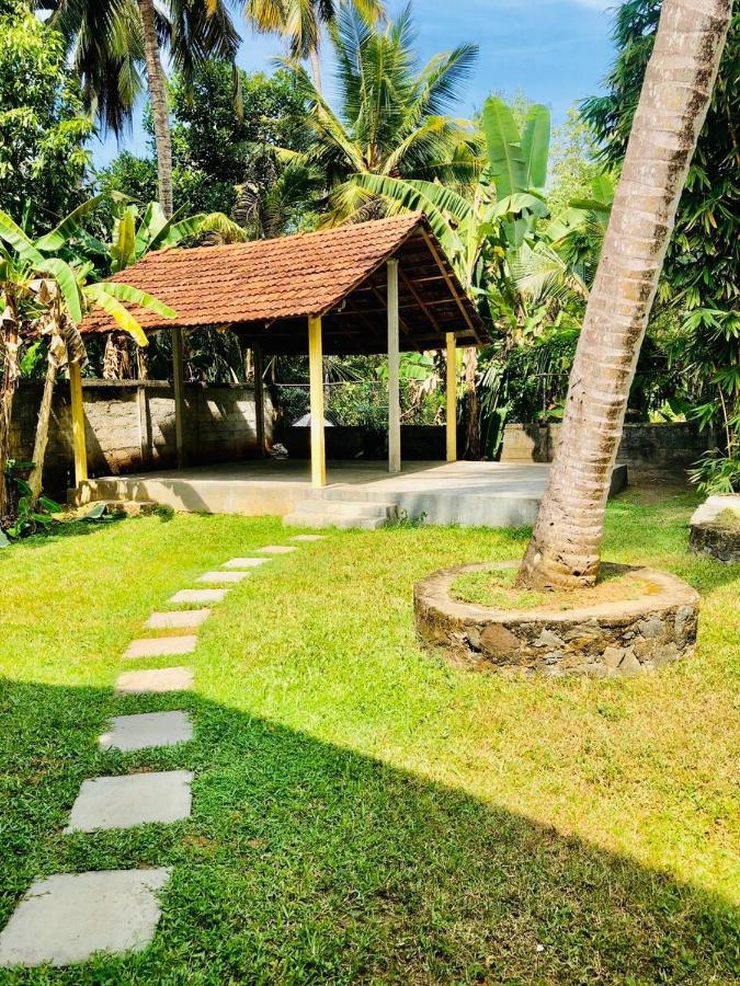 Talalla Village Beach Resort エクステリア 写真